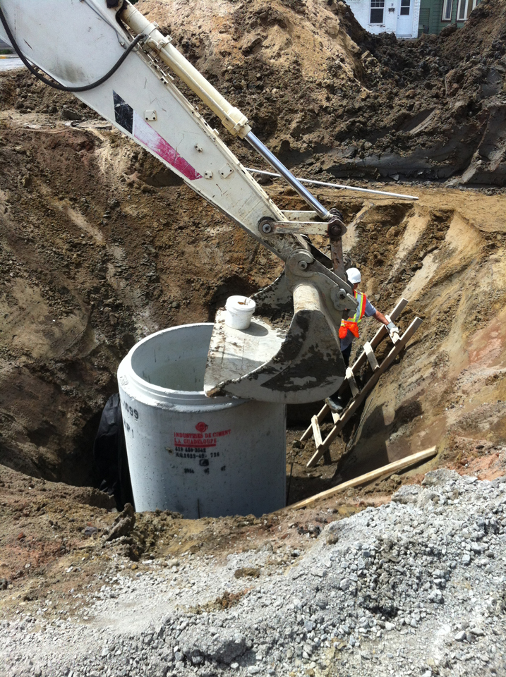 Service de réparation et branchement d’égout et entrée d’eau sur la Rive-Nord, Rive-Sud, Laurentides, Lanaudière, .. | Excavation Mirabel