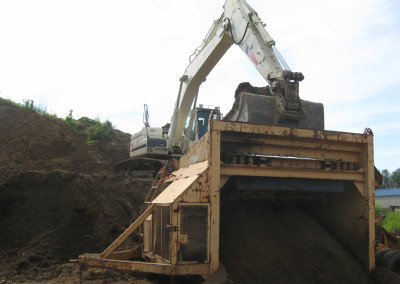 Service de location de machinerie lourde et de camion avec operateur à Mirabel, Saint-Eustache, Laval et sur la Rive-Nord de Montréal / Excavation Mirabel